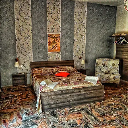 Amphitheatrum Gate 3*