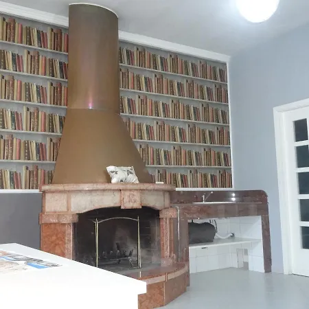 Amphitheatrum Gate בית הארחה