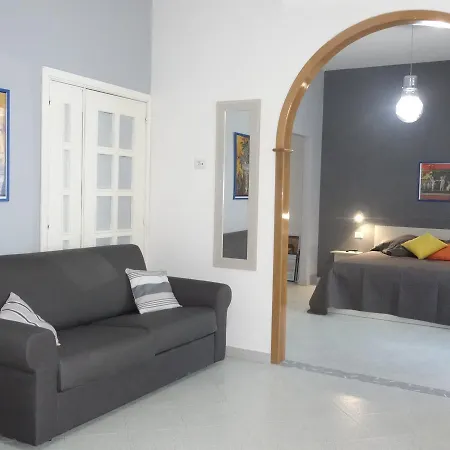 Amphitheatrum Gate בית הארחה