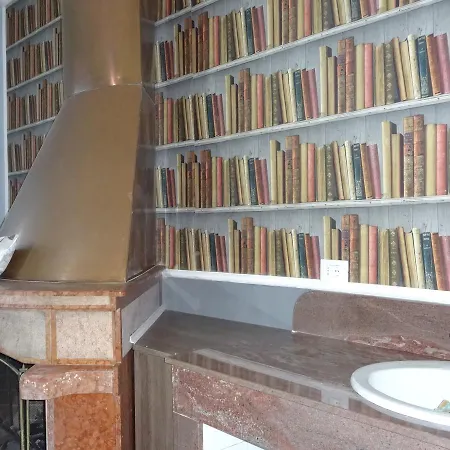 Amphitheatrum Gate בית הארחה 3*